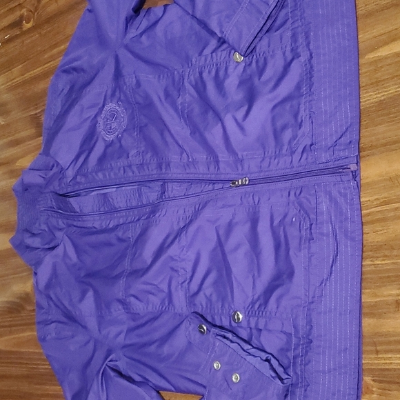 Windbreaker - Picture 1 of 6